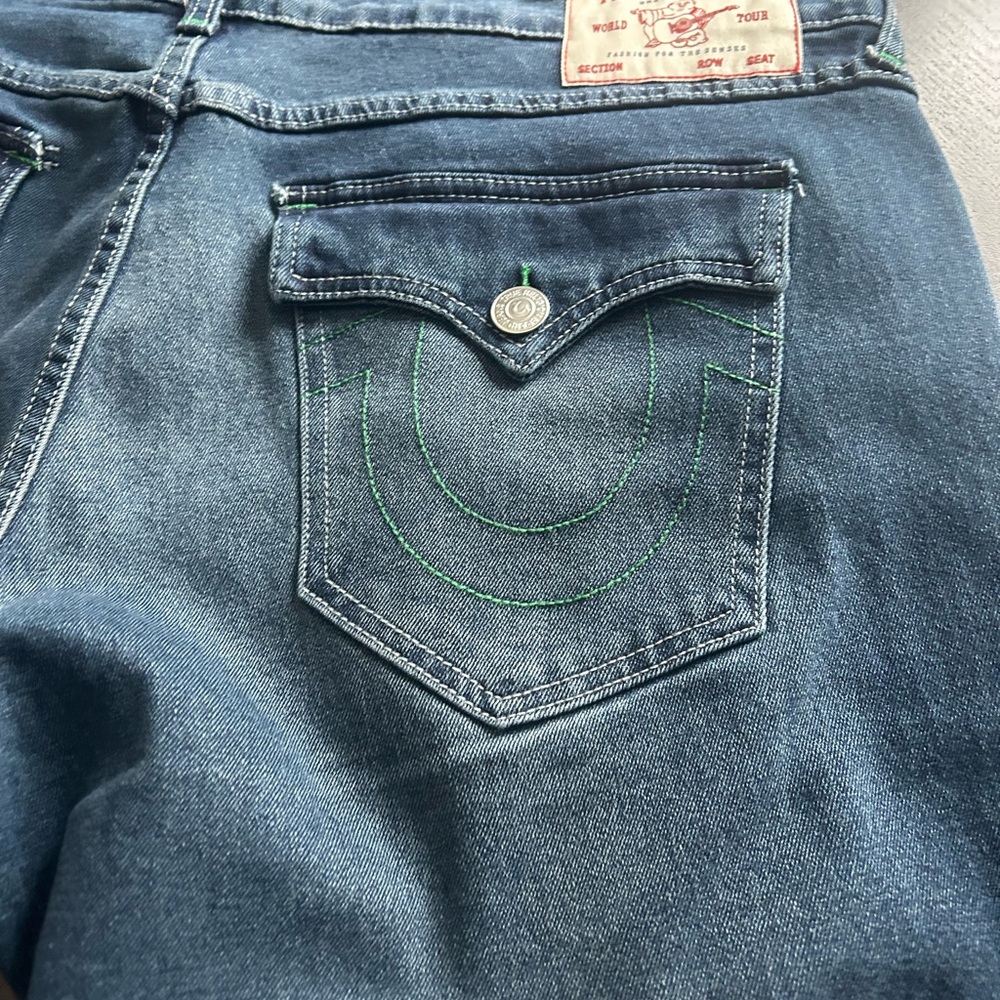 NWT True Religion Ricky Relaxed Straight Jeans Mens 38x34 Dark Flap Pockets - Picture 4 of 4